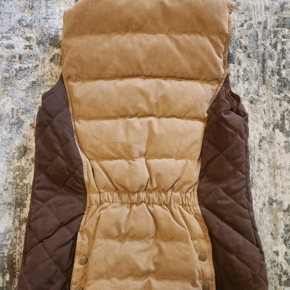 Stylish Quilted Vest in Tan and Brown - Picture 3 of 3